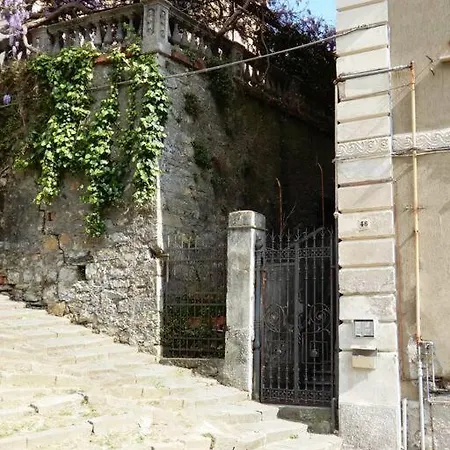 Le Tre Finestre Apartment *